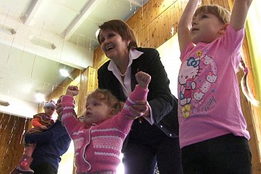 К детворе с подарками