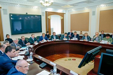 Александр Трубников: «Работа над бюджетом региона будет строиться в тесном взаимодействии депутатов и Правительства области»