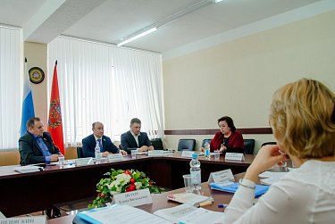 Парламент региона заслушает уполномоченных по правам человека и по правам ребенка