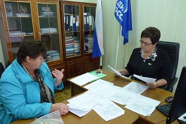 Депутаты проводят приемы граждан