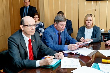 Депутаты провели День информации в Красногвардейском районе