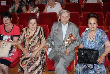 Депутаты поздравили работников железных дорог 