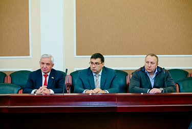 В центре внимания – подготовка к заседанию Законодательного Собрания 