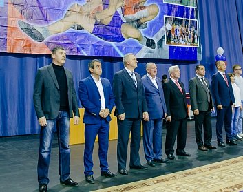 В Оренбурге проходит турнир по греко-римской борьбе памяти Евгения Францева