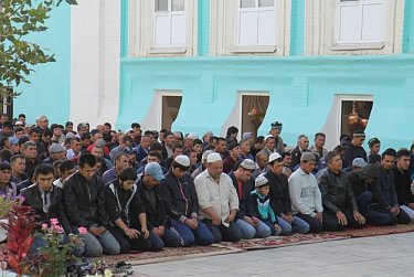 Депутаты поздравили с религиозным праздником мусульман