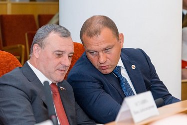 Губернатор отчитался перед депутатами Заксобрания