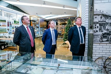 Олег Димов поздравил энергетиков