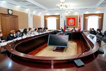 Законы социального характера