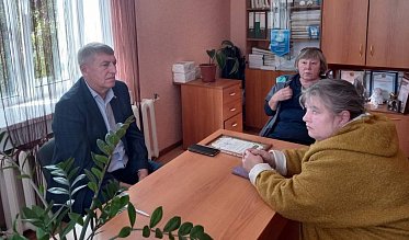 Парламентарий помогает решать проблемы