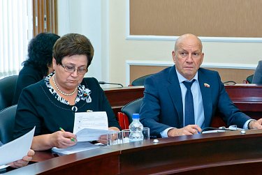 Утверждена повестка предстоящей парламентской сессии