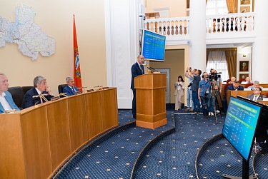 Губернатор отчитался перед депутатами Заксобрания