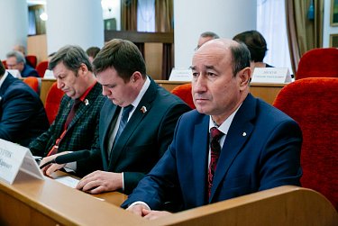 На заседании Законодательного Собрания