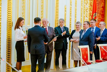 Вручены гранты в поддержку начинающих фермеров и кооператоров