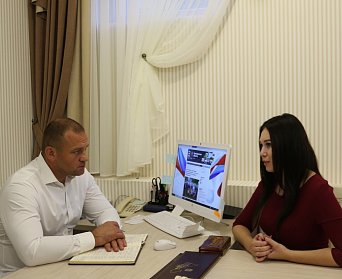 Депутаты областного парламента провели приемы граждан