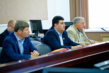 Депутаты предложили День знаний начинать с рассказа о героях-земляках    