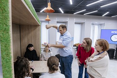 Начала работу мастерская патриотов труда в Оренбурге