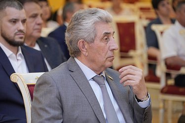 Депутаты Заксобрания удостоены наград за содействие в решении задач СВО