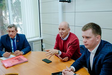 Депутаты провели День информации в Грачевском районе