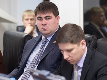 Дамир Фахрутдинов участвует в заседании Палаты молодых законодателей