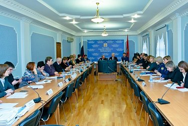 Состоялось заседание комиссии по делам несовершеннолетних