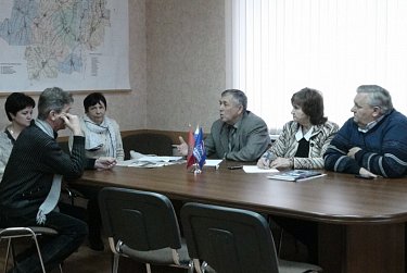 К депутату за помощью