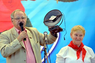 Депутаты поздравили Белогорскую школу с 30-летием