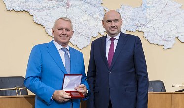 Награждены депутаты Законодательного Собрания
