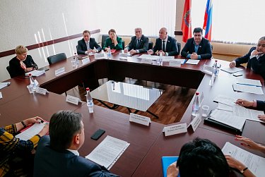 Совершенствуя областное законодательство