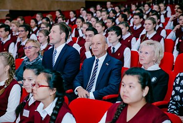 Геннадий Аверьянов: «Успешное развитие образования – основа социально-экономического прогресса»