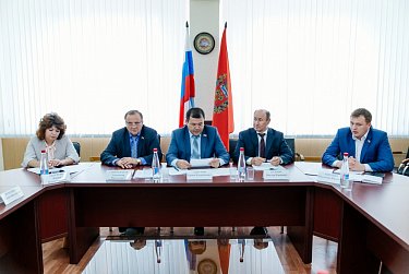 В рамках подготовки к очередному заседанию ЗС