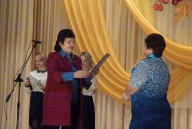 Депутаты поздравили с праздником представителей старшего поколения