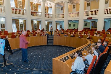 Школьники – в гостях у парламентариев