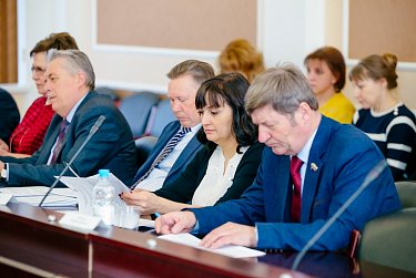 Доходы и расходы областного бюджета возрастут