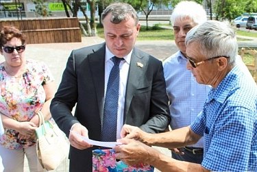 Олег Димов встретился с жителями своего избирательного округа