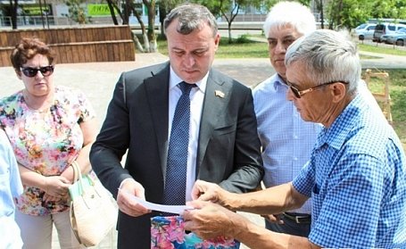 Олег Димов встретился с жителями своего избирательного округа