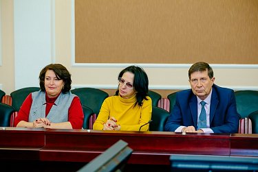 Виктор Купчик: «Профессионализм аппарата - неотъемлемая составляющая эффективной работы Законодательного Собрания»