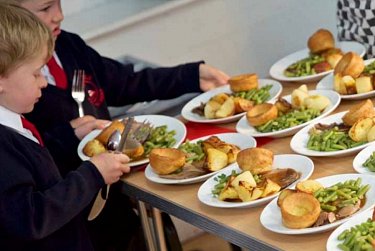 Школы обновят, питание улучшат