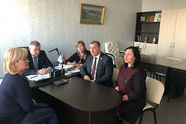 К депутатам за помощью