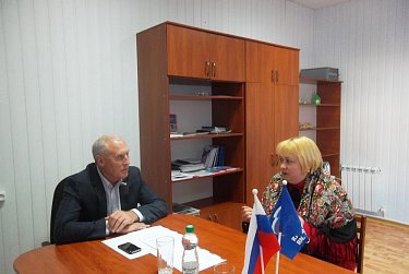 К депутату за помощью