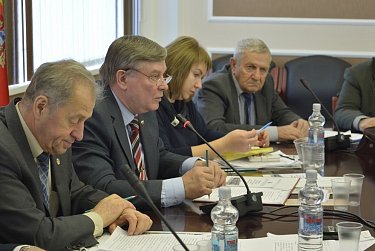 Владимир Фролов выступил на Совете ветеранов области