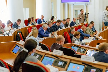 Депутаты совершенствуют региональное законодательство