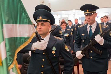 Олег Димов поздравил работников таможенной службы