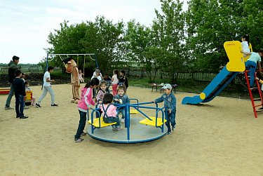 Подарок для детворы поселка Бакалка