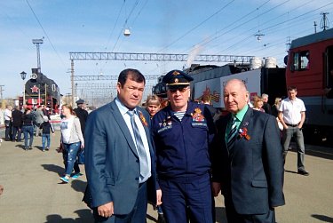 На ретро-поезде – с ветеранами