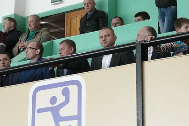 Сергей Салмин наградил юных боксеров