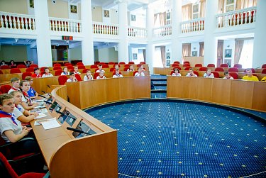 Дом Советов открыл двери для членов детской Правовой палаты