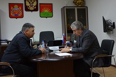 Депутаты провели День информации в Шарлыкском районе