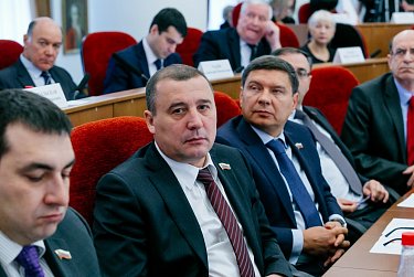 На заседании Законодательного Собрания