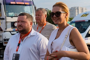 Участников ралли «Шелковый путь» встретили оренбуржцы