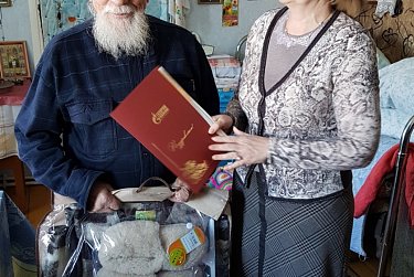 Депутат поздравил ветерана-фронтовика